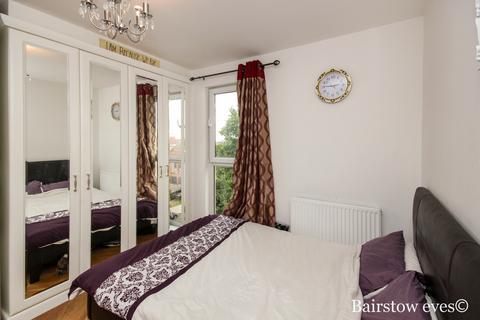 3 bedroom apartment to rent, Academy Way, Dagenham, RM8