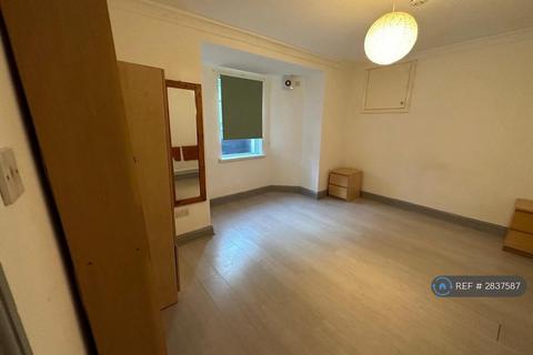 3 bedroom flat to rent, Alkham Road, London, N16