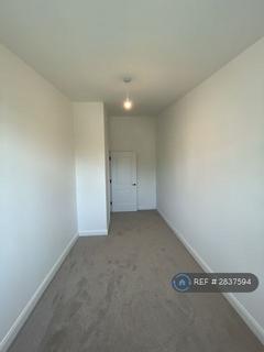 4 bedroom semi-detached house to rent, Spring Meadows, Leeds, BD11