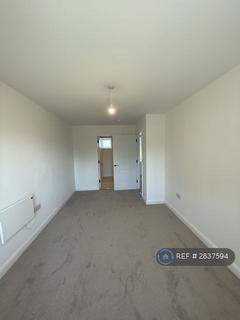 4 bedroom semi-detached house to rent, Spring Meadows, Leeds, BD11