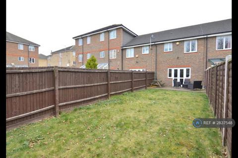 3 bedroom terraced house to rent, Quarles Park Road, Chadwell Heath / Goodmayes, RM6
