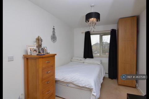 3 bedroom terraced house to rent, Quarles Park Road, Chadwell Heath / Goodmayes, RM6