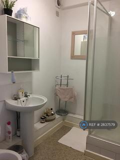 1 bedroom in a flat share to rent, Lillie Road - Second Floor, London, SW6