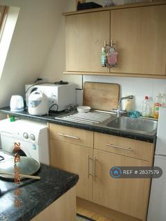 1 bedroom in a flat share to rent, Lillie Road - Second Floor, London, SW6