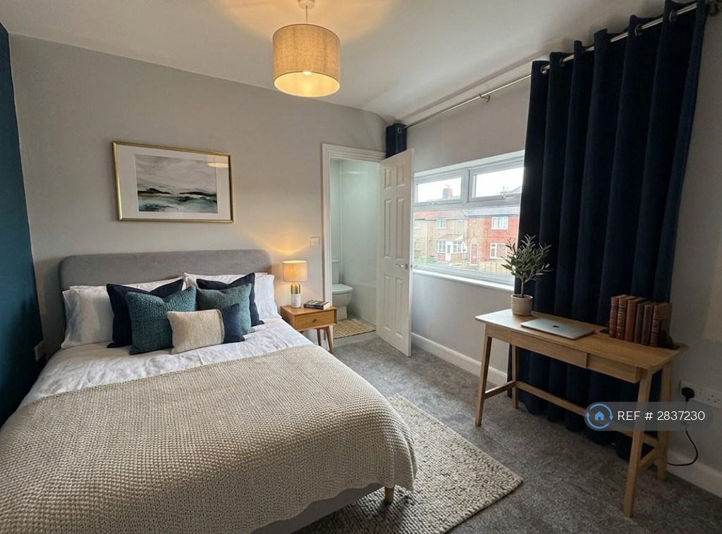 Master En-Suite Room £430