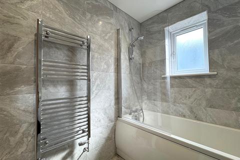 3 bedroom semi-detached house to rent, Waves Way, St Marys Bay