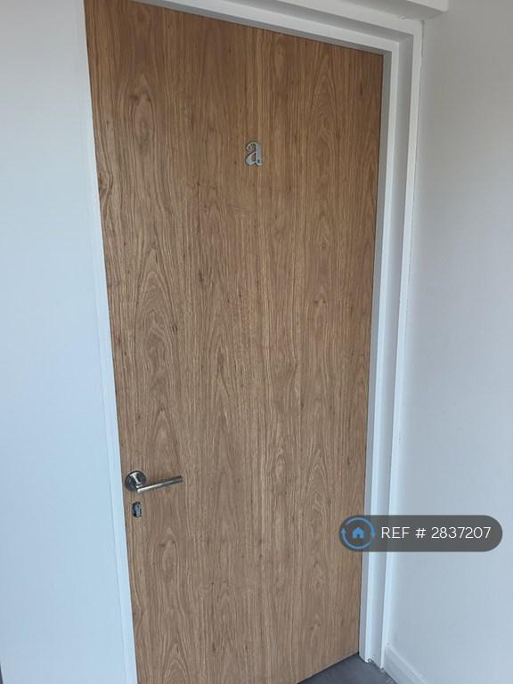 Flat a Entrance