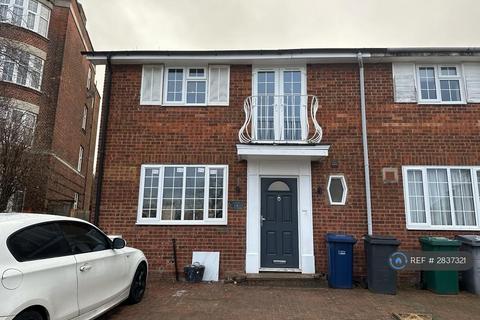 3 bedroom end of terrace house to rent, Prothero Gardens, London, NW4