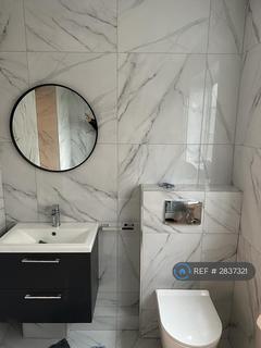 3 bedroom end of terrace house to rent, Prothero Gardens, London, NW4