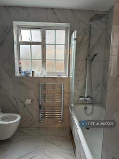 3 bedroom end of terrace house to rent, Prothero Gardens, London, NW4