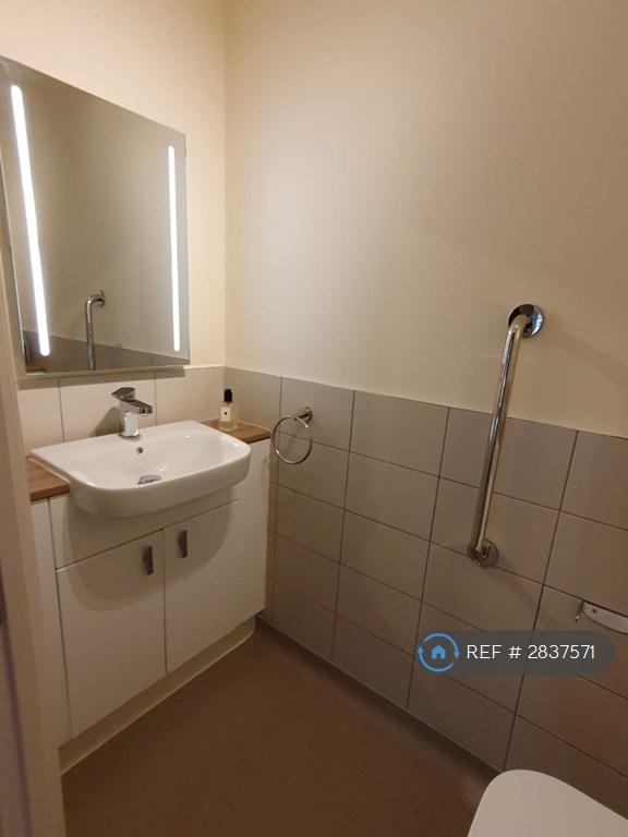 2nd Bathroom