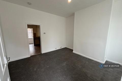 2 bedroom terraced house to rent, Smithies St, Heywood, OL10