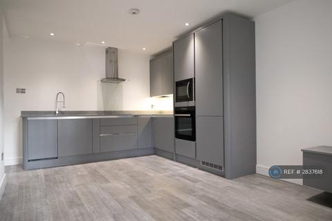 2 bedroom flat to rent, Maple Court, Croydon, CR0