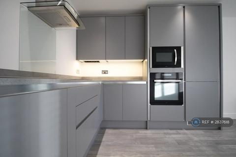 2 bedroom flat to rent, Maple Court, Croydon, CR0
