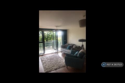 2 bedroom flat to rent, Fieldfare Lane, Greenhithe, DA9