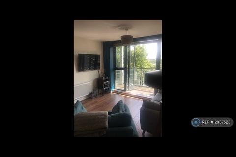 2 bedroom flat to rent, Fieldfare Lane, Greenhithe, DA9