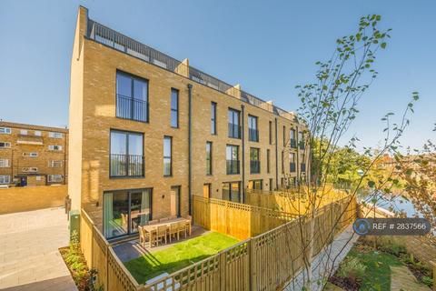 5 bedroom terraced house to rent, Norwood Green, London, UB2