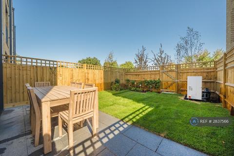 5 bedroom terraced house to rent, Norwood Green, London, UB2