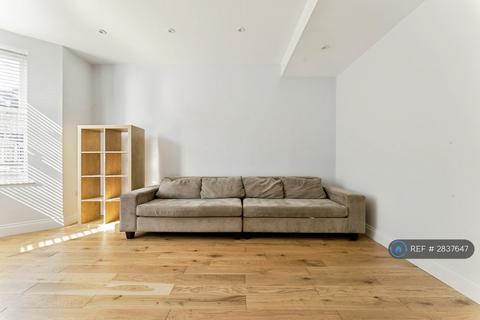 4 bedroom terraced house to rent, Selby Road, London, E11