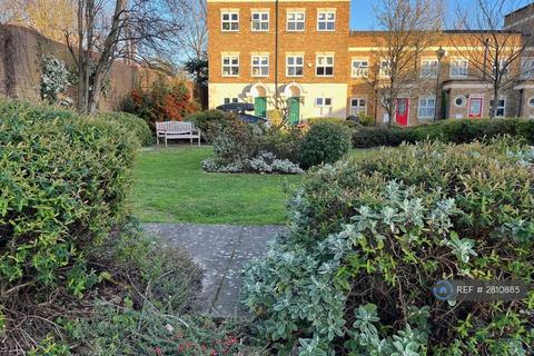 1 bedroom flat to rent, Turner Close, London, SW9