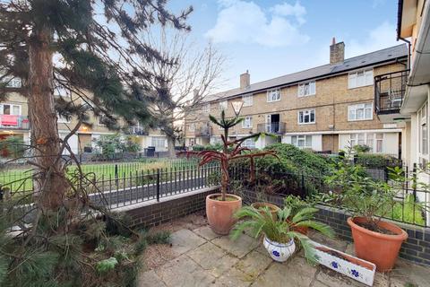 3 bedroom maisonette to rent, Chilcot Close, Poplar, London, E14