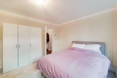 3 bedroom maisonette to rent, Chilcot Close, Poplar, London, E14