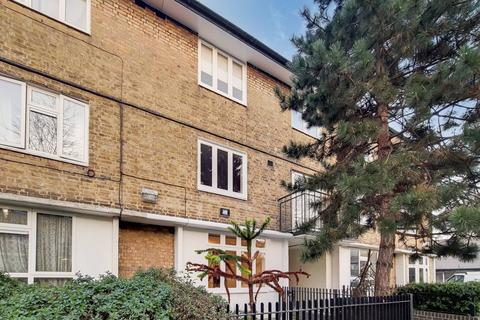 3 bedroom maisonette to rent, Chilcot Close, Poplar, London, E14