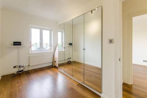 2 bedroom flat to rent, Torrington Park, North Finchley, London, N12