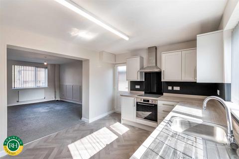 3 bedroom semi-detached house for sale, Mansfield Crescent, Armthorpe