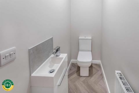 3 bedroom semi-detached house for sale, Mansfield Crescent, Armthorpe