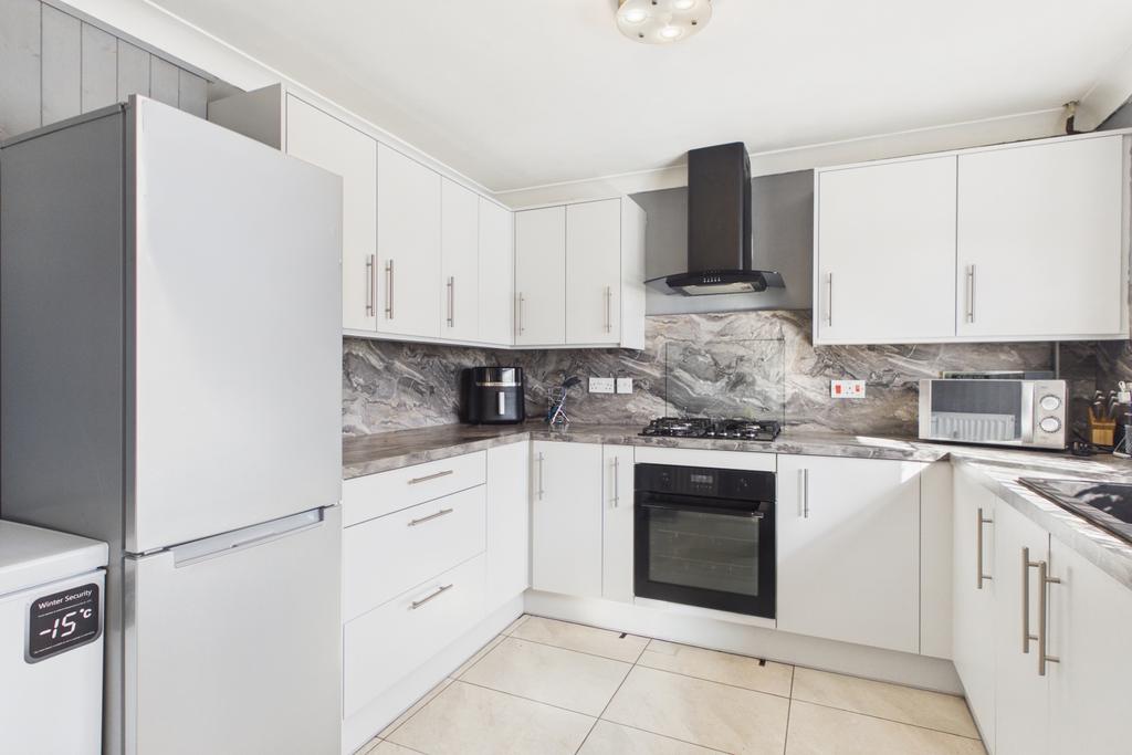 Ewe Move Spalding - Chaucers Way - Kitchen