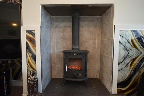 2 bedroom semi-detached house for sale, Bamburgh Grove, South Shields