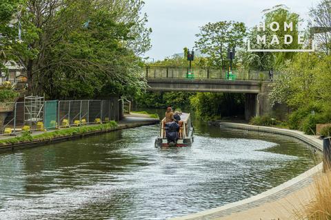 2 bedroom apartment to rent, Greenford Quay, Greenford, UB6