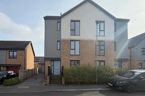 4 bedroom semi-detached house to rent, Rosewood Drive, Rotherham S60