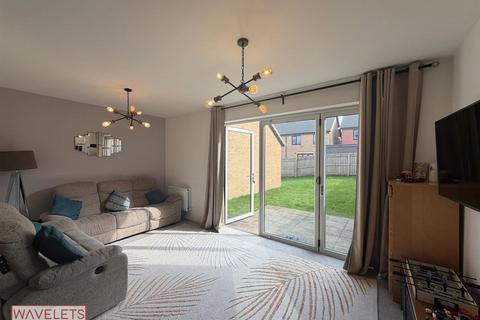 4 bedroom semi-detached house to rent, Rosewood Drive, Rotherham S60