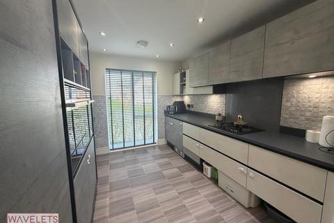 4 bedroom semi-detached house to rent, Rosewood Drive, Rotherham S60