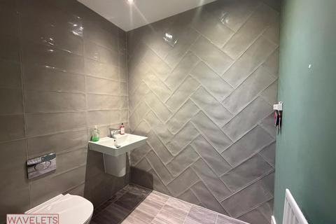 4 bedroom semi-detached house to rent, Rosewood Drive, Rotherham S60