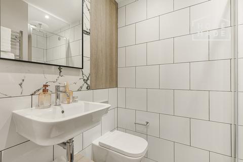 Studio to rent, Enclave Acton, W3