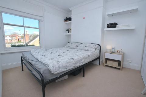 1 bedroom apartment to rent, Cooper Road, Guildford, Surrey, GU1