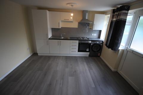 1 bedroom flat to rent, Oaks Road, Stanwell TW19