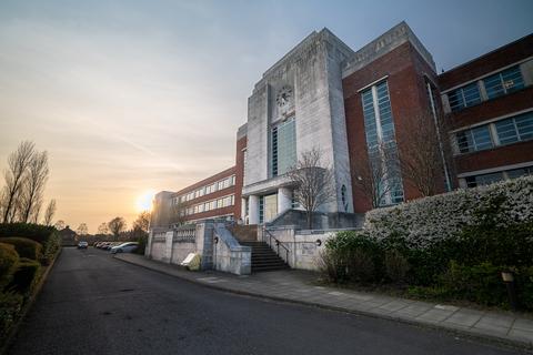 2 bedroom ground floor maisonette for sale, The Wills Building, Wills Oval, Newcastle upon Tyne NE7