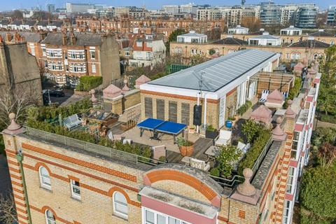 3 bedroom flat for sale, Keble Place, Barnes, London