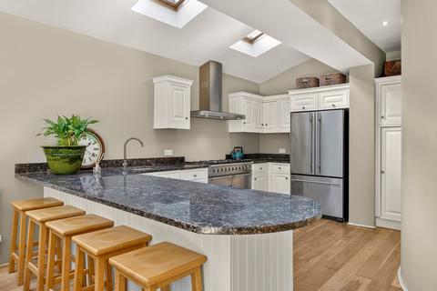6 bedroom semi-detached house for sale, Hertford Avenue, East Sheen, London
