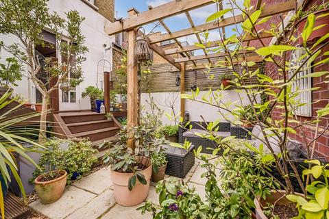 5 bedroom end of terrace house to rent, Burnaby Street, Chelsea, London