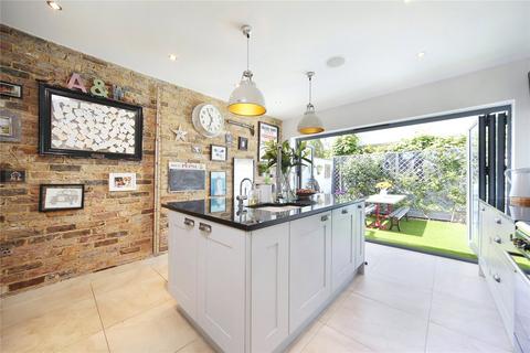 3 bedroom terraced house for sale, Alma Road, London