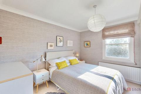 2 bedroom flat for sale, Gladsmuir Road, Whitehall Park Conservation Area, London, N19