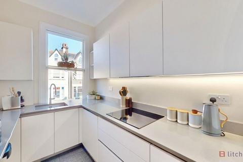 2 bedroom flat for sale, Gladsmuir Road, Whitehall Park Conservation Area, London, N19