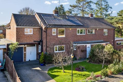 4 bedroom semi-detached house for sale, Penn Meadow, Stoke Poges