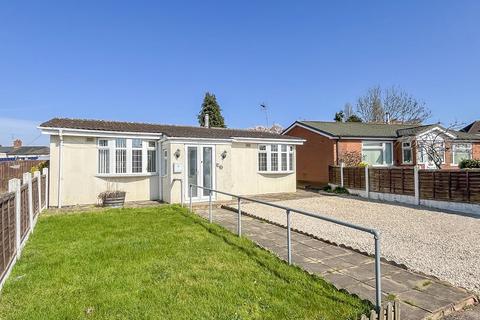 2 bedroom bungalow for sale, Grovelands Crescent, Wolverhampton