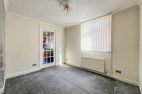 2 bedroom bungalow for sale, Grovelands Crescent, Wolverhampton